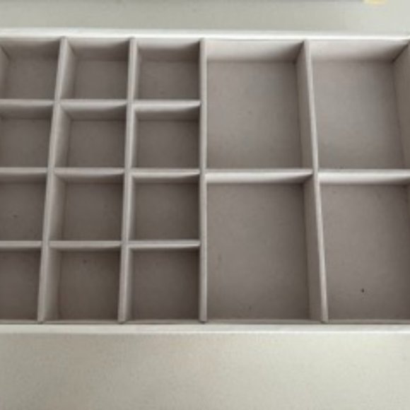 Jewelry Orgnizer - Picture 1 of 2